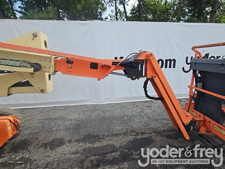 2011-jlg-e400ajpn-image-23