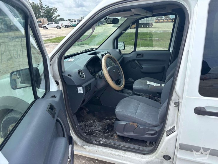 2011-ford-transit-connect-image-12