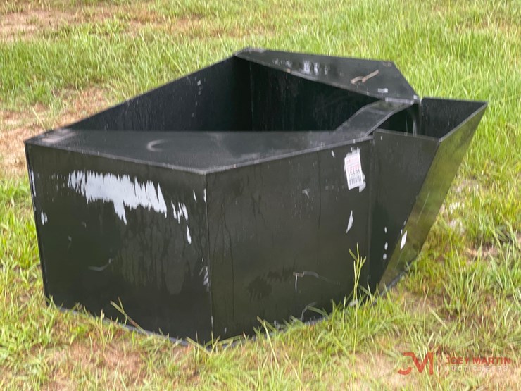concrete-bucket-skid-steer-attachment-image-1