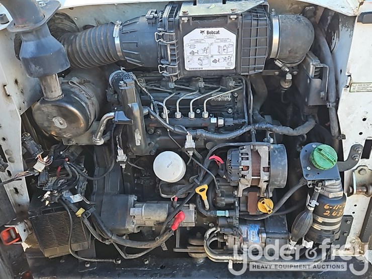 2017-bobcat-t595-image-24