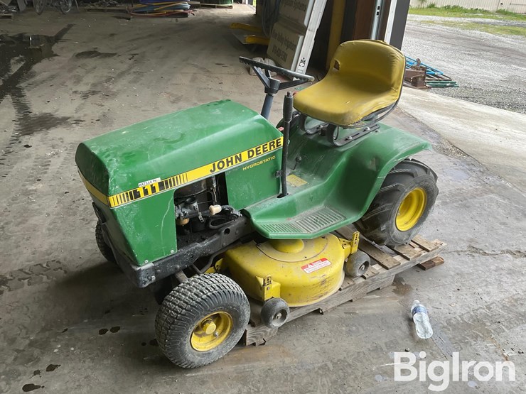 john-deere-111-image-1