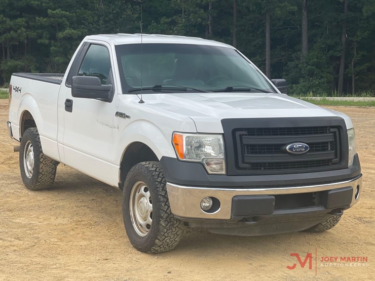 2014-ford-f150-xl-image-1