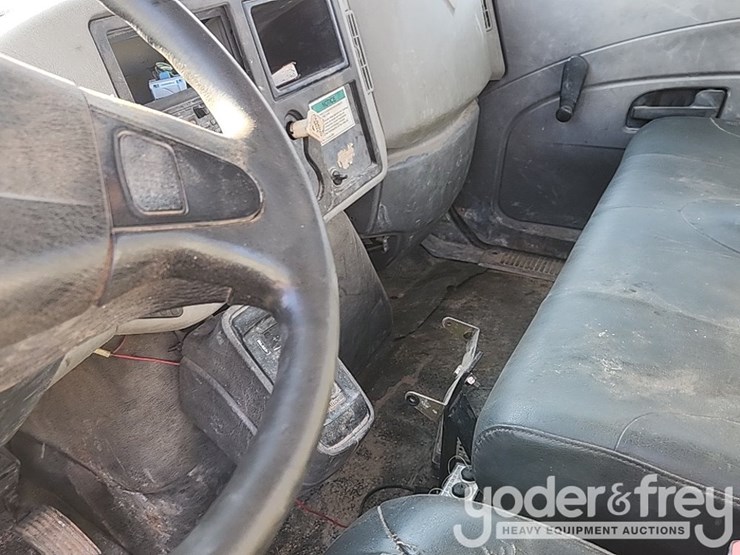 2008-international-durastar-4300-image-32