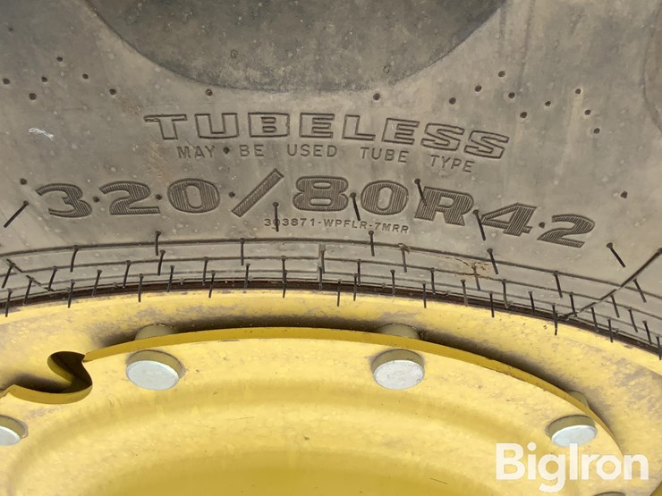 john-deere-8235r-image-11