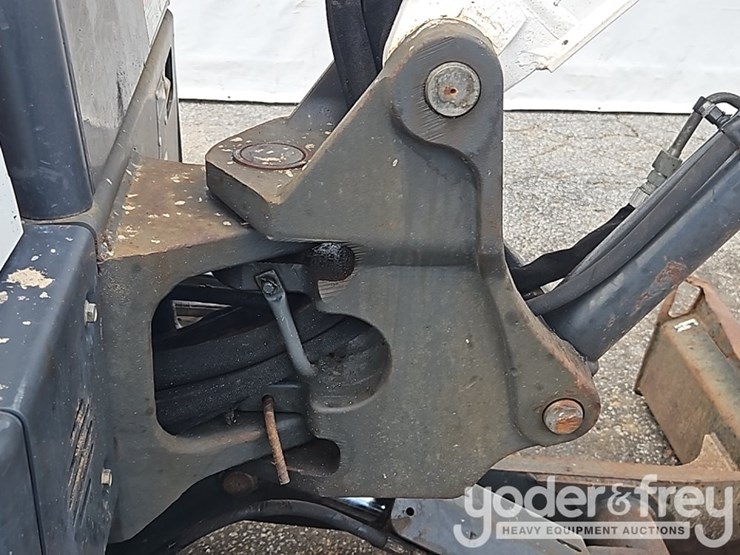 2016-bobcat-e32-image-22