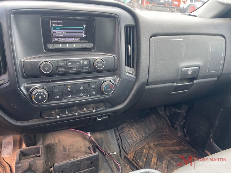 2015-chevrolet-silverado-1500-pickup-truck-image-20