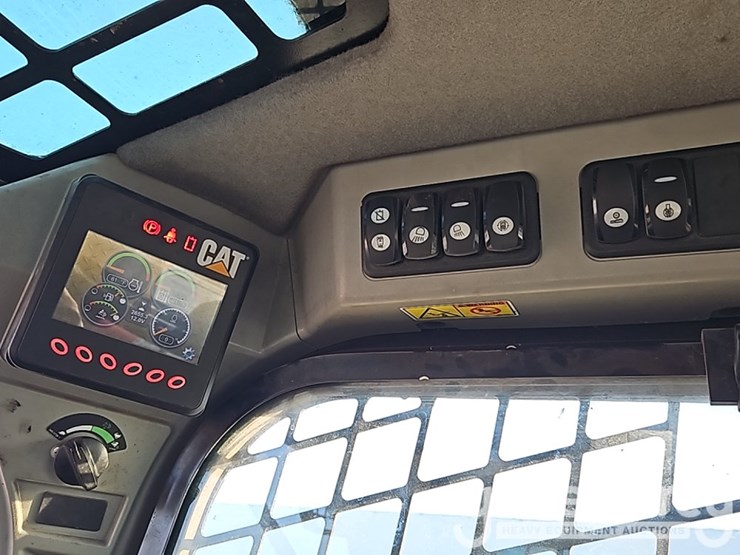 2016-caterpillar-299d2-xhp-image-27