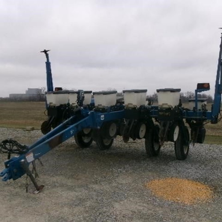 2000 KINZE 3000