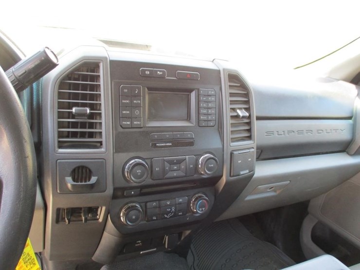 2018-ford-f350-image-8