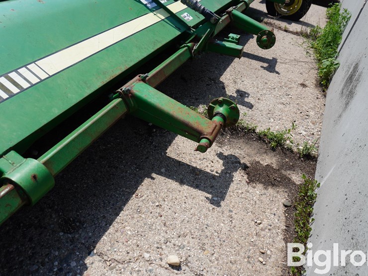 john-deere-220-image-10