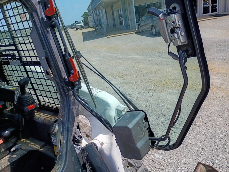 2023-bobcat-t76-image-28