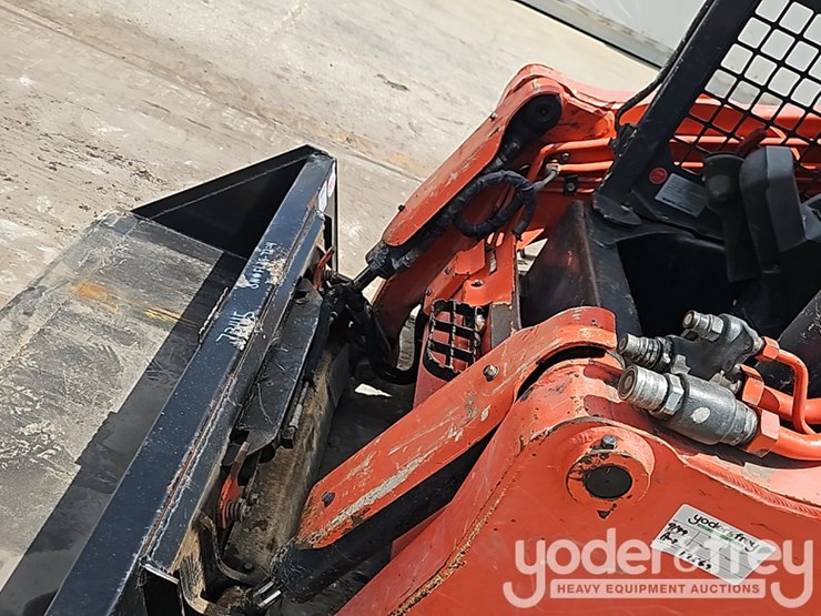 2015-kubota-svl90-2-image-16