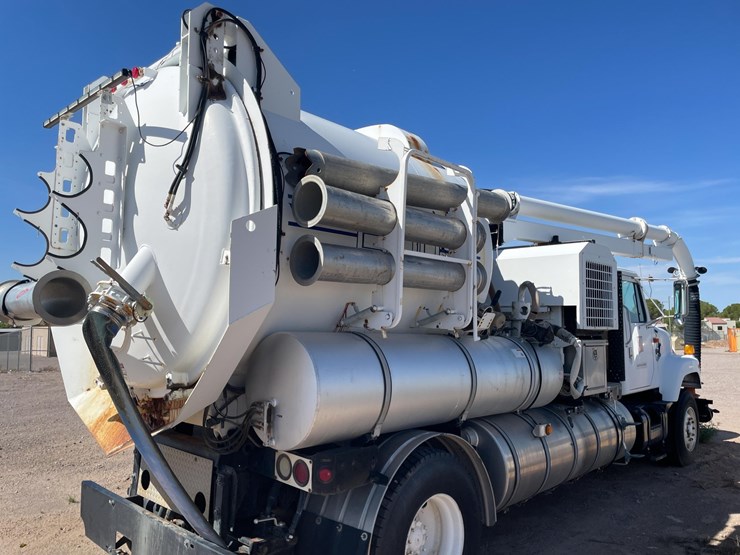 2005-vactor-2100-image-3