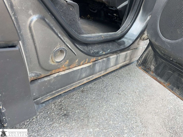 2017-ford-escape-se-image-32