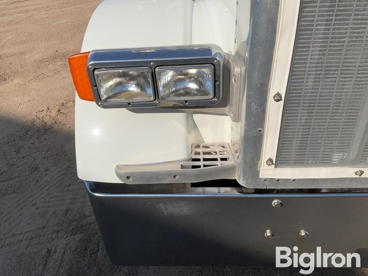 2005-peterbilt-378-image-15