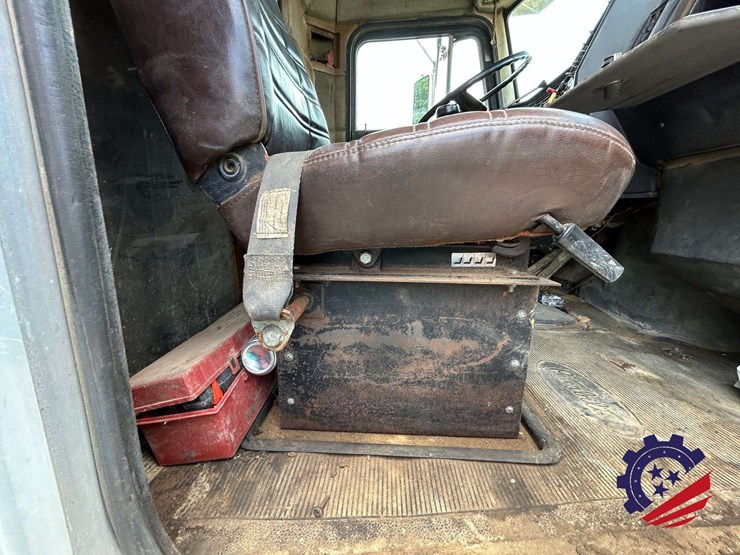 1987-peterbilt-379-image-68