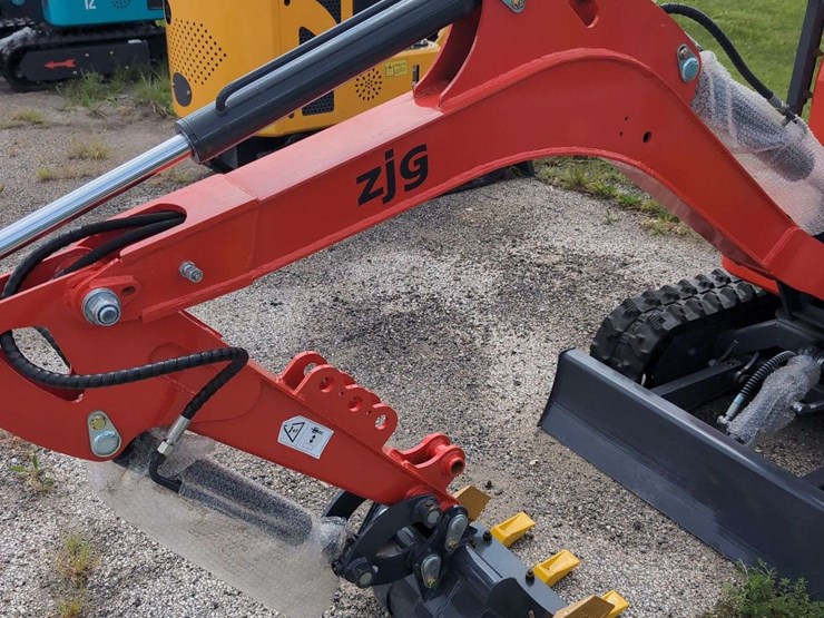 zjg-mini-excavator-zj-12-(red)-image-2
