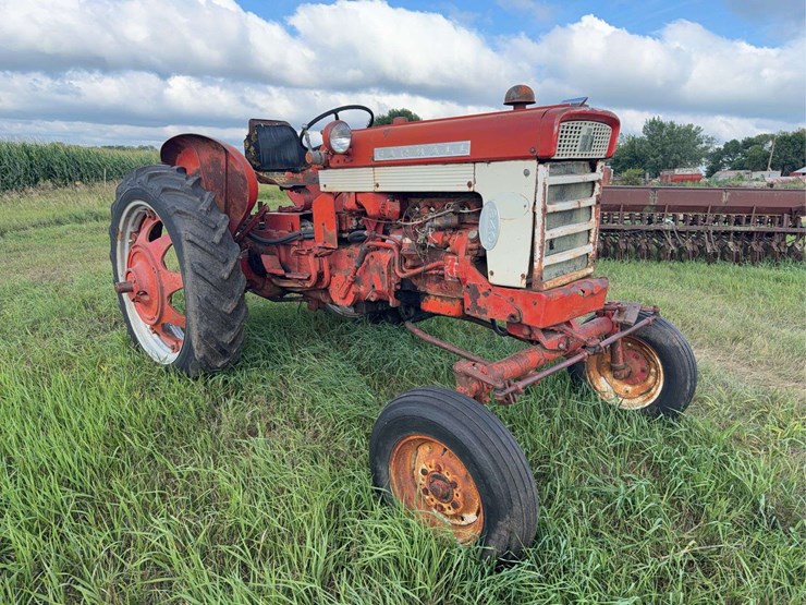 farmall-340-row-crop-image-1