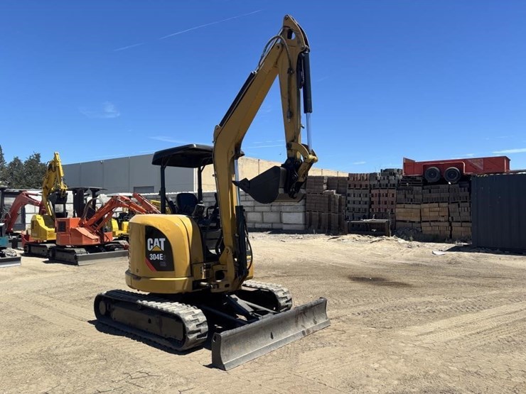 2017-caterpillar-304e2-cr-image-2