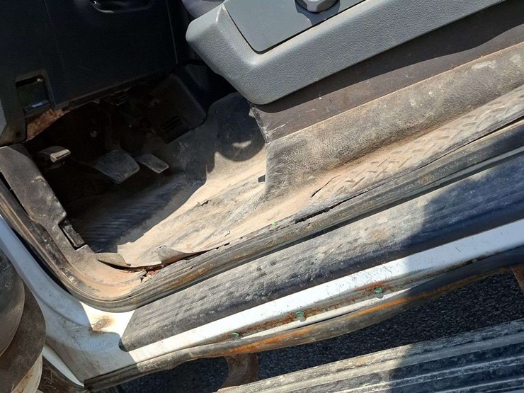 2014-ford-f150-image-38