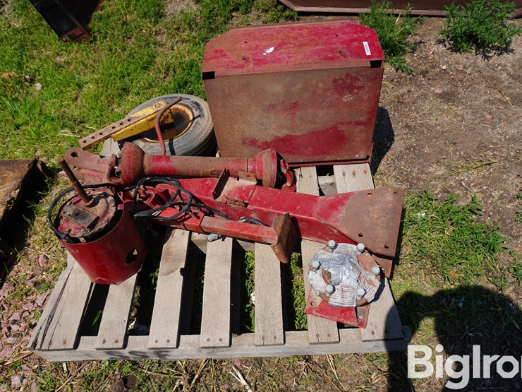 new-holland-845-image-6