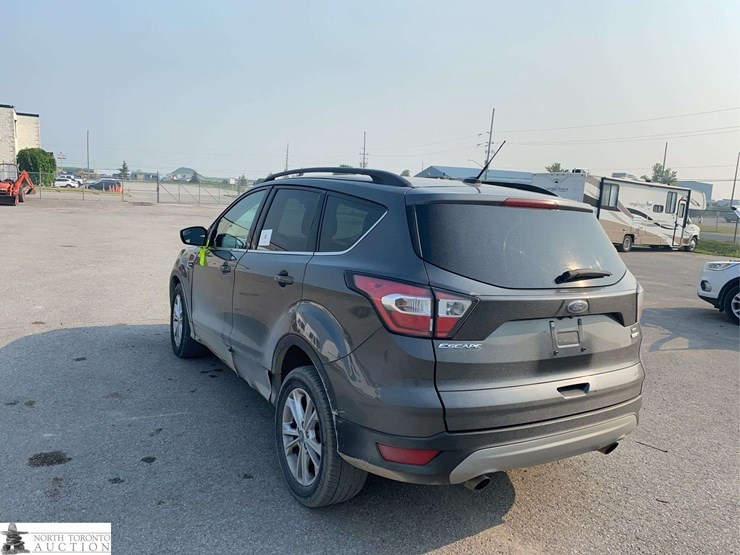 2017-ford-escape-se-image-7