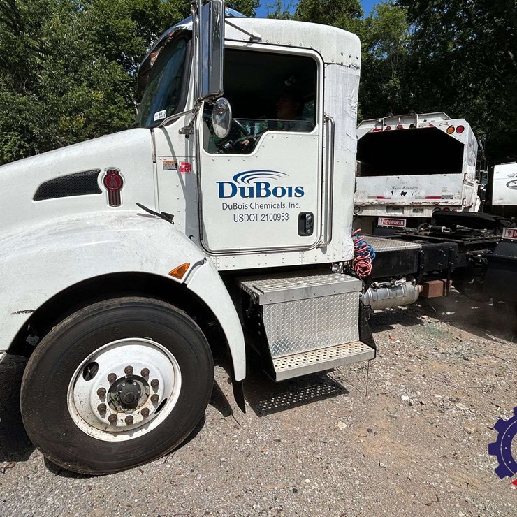 2015 KW T370 S/A Truck Tractor