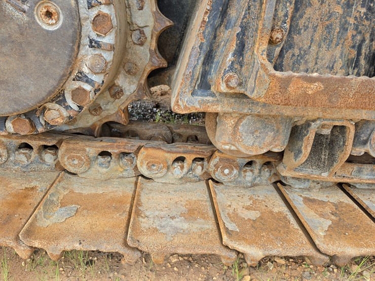 2023-caterpillar-374-image-82