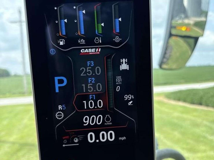 2021-case-ih-340-image-32