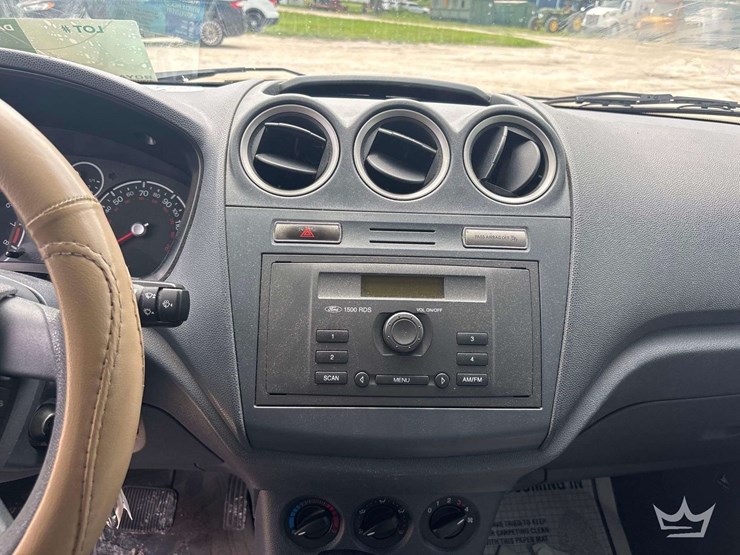 2011-ford-transit-connect-image-16