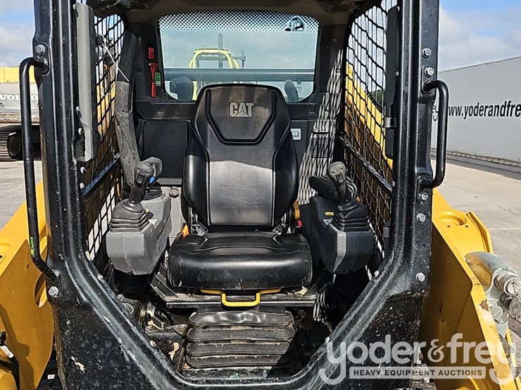 2025-caterpillar-255-image-24