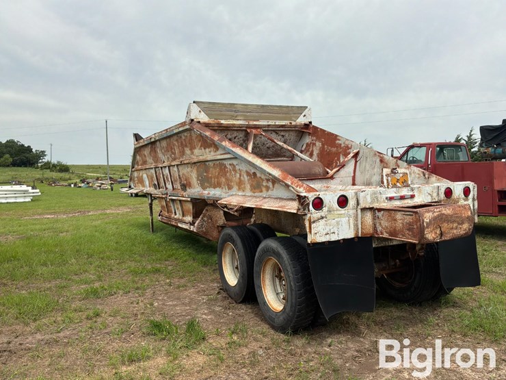 1974-king-load-image-8