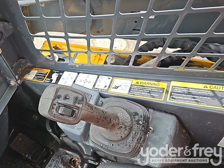 2023-deere-331g-image-25