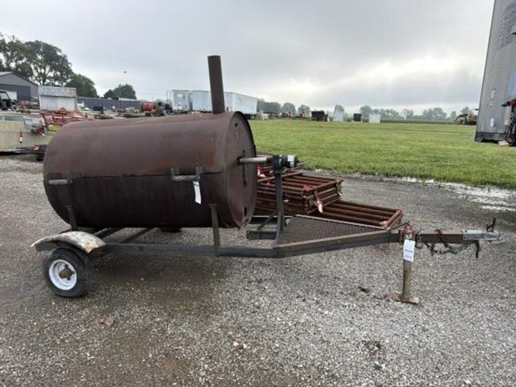 5-foot-barrel-smoker-on-trailer-image-1