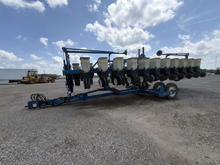 kinze-2600-image-2