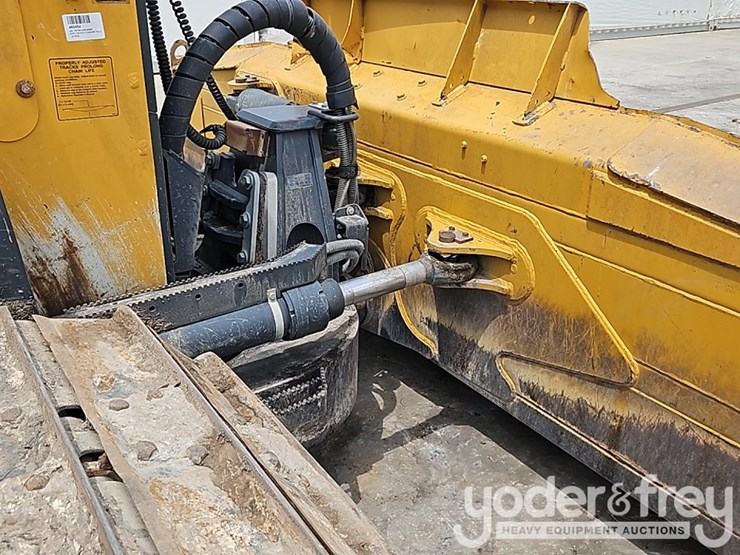 2022-deere-750l-image-15