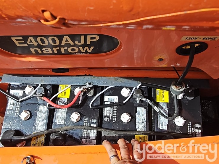 2011-jlg-e400ajpn-image-13