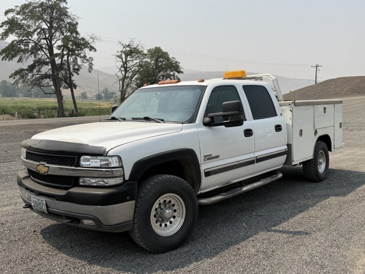 2002-chevrolet-silverado-2500hd-image-1