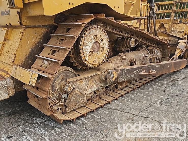 2014-caterpillar-d6t-image-17