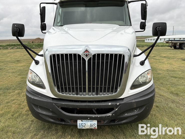 2010-international-prostar-image-10