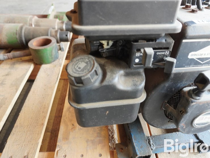 briggs-&-stratton-3-hp-gas-motor-image-12