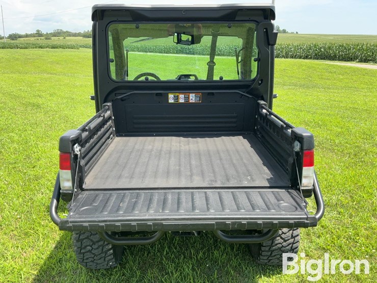 2023-john-deere-gator-image-17