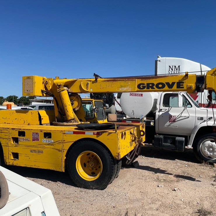 #2257 • Grove Crane