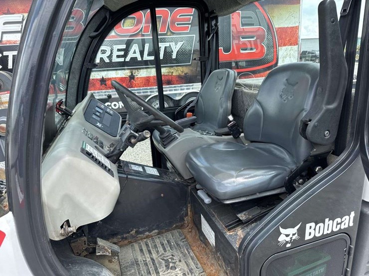 2006-bobcat-5600-tool-cat-image-12