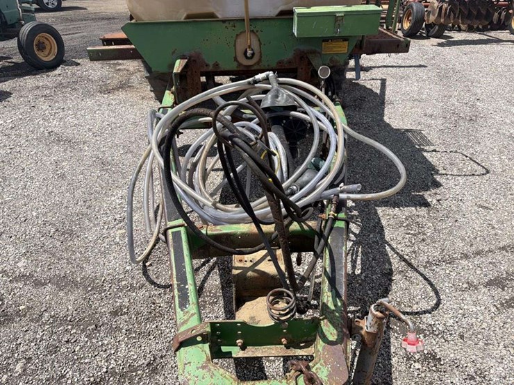 900-gallon-great-plains-sprayer-image-9