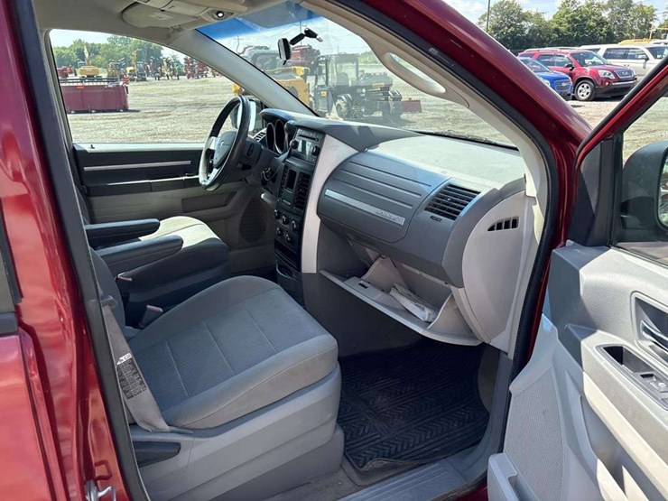 2008-dodge-caravan-image-15