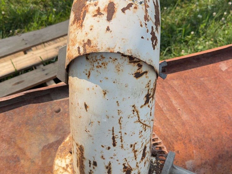 cub-cadet-qa-42-snow-blower-image-9