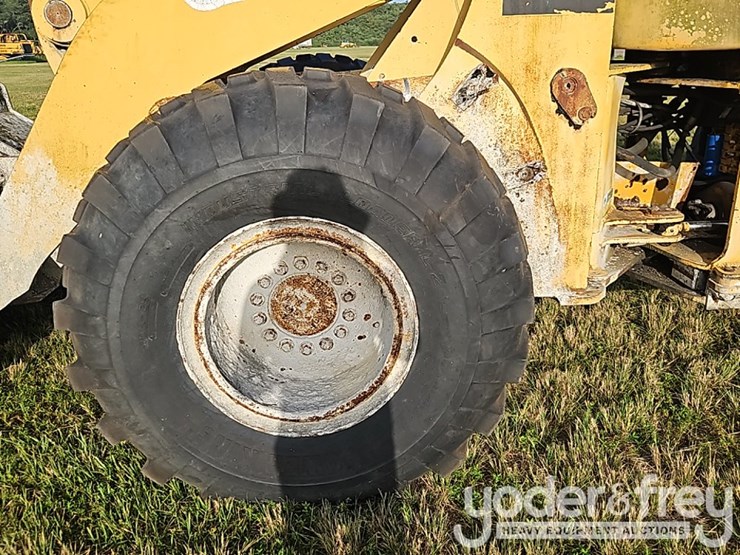 deere-624h-image-17