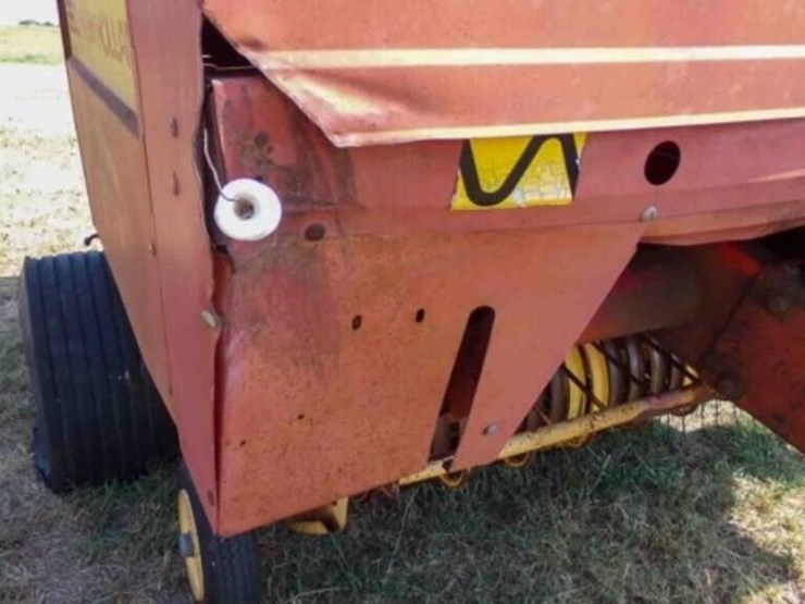 new-holland-660-image-7