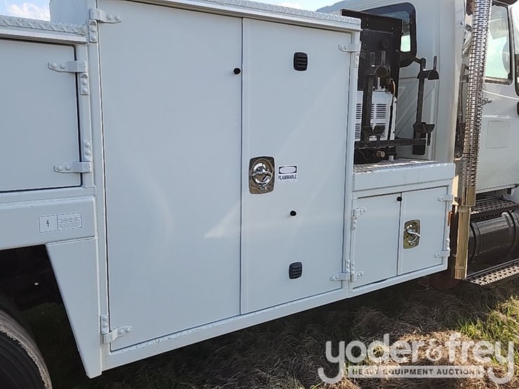 2008-international-durastar-4300-image-16